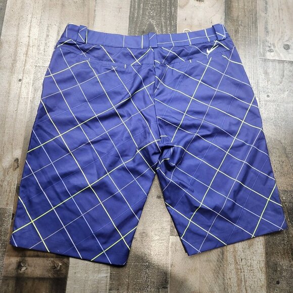 Womens Nike Dri Fit size 14 Tour Performance Plaid Flat Front Golf Shorts NEW - Picture 2 of 11
